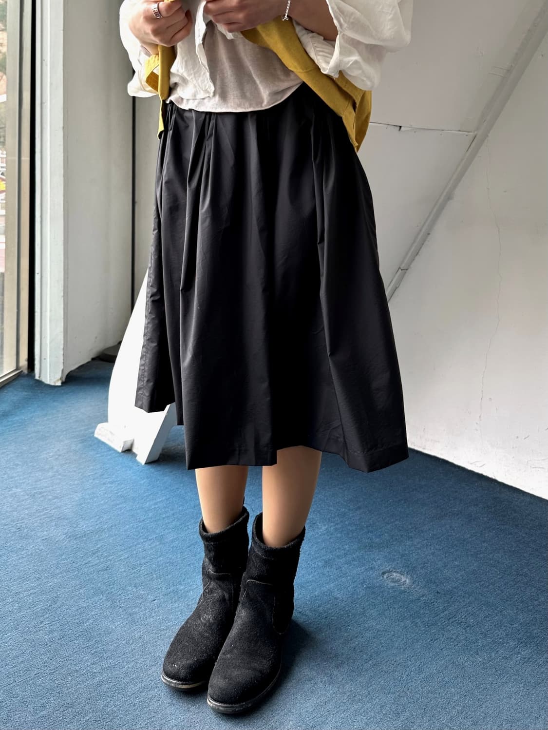Washed fabric design tuck pleated  skirt 상품이미지5