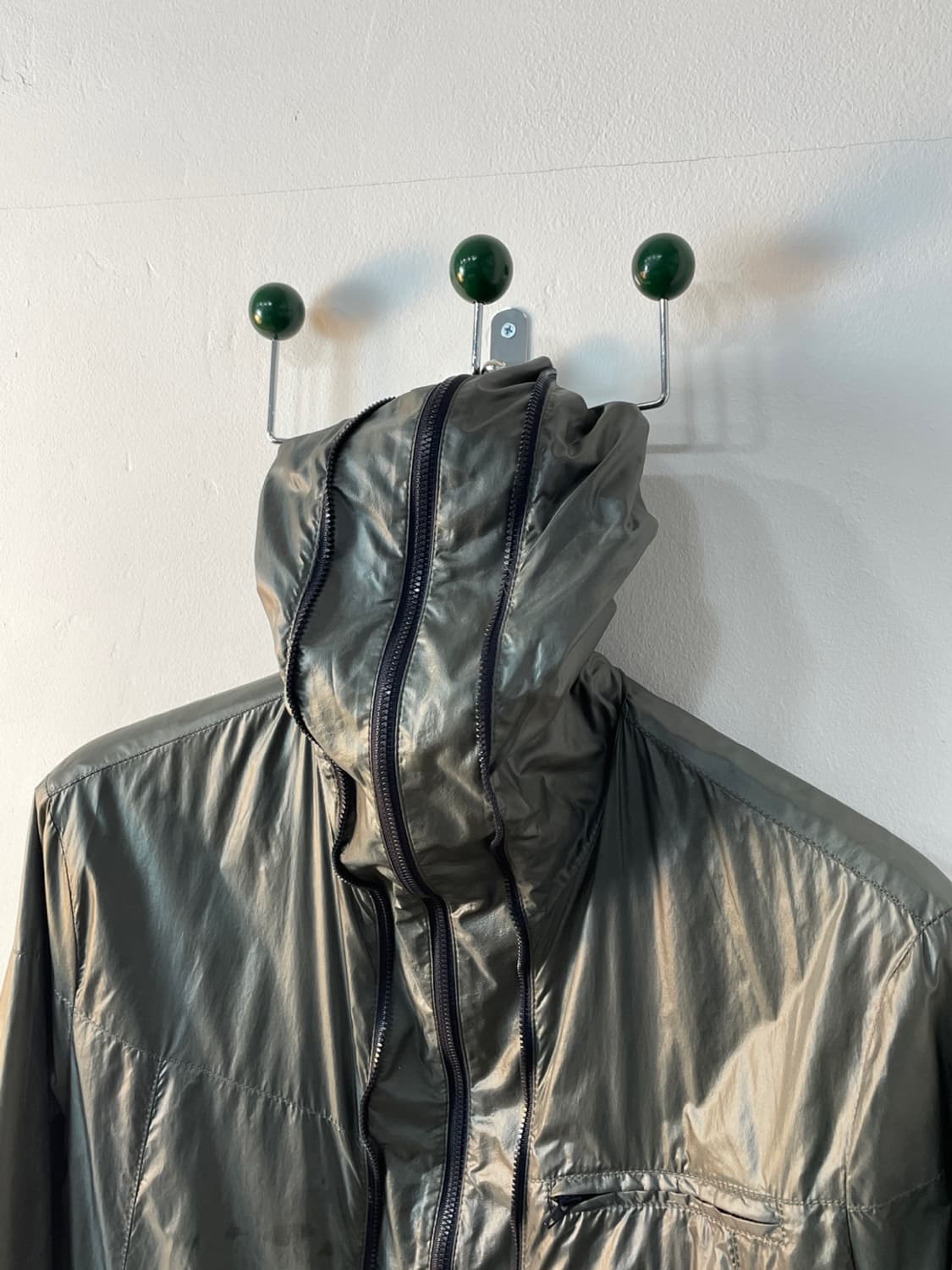 솔리드 옴므 글로시 풀 집업 바람막이  상품이미지6