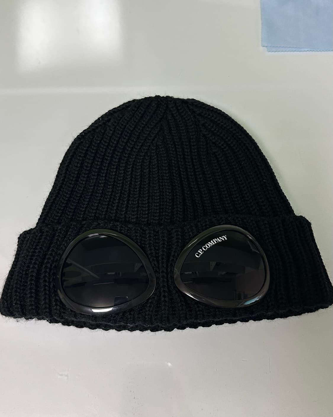 CP컴퍼니 비니 25fw 블랙 상품이미지2