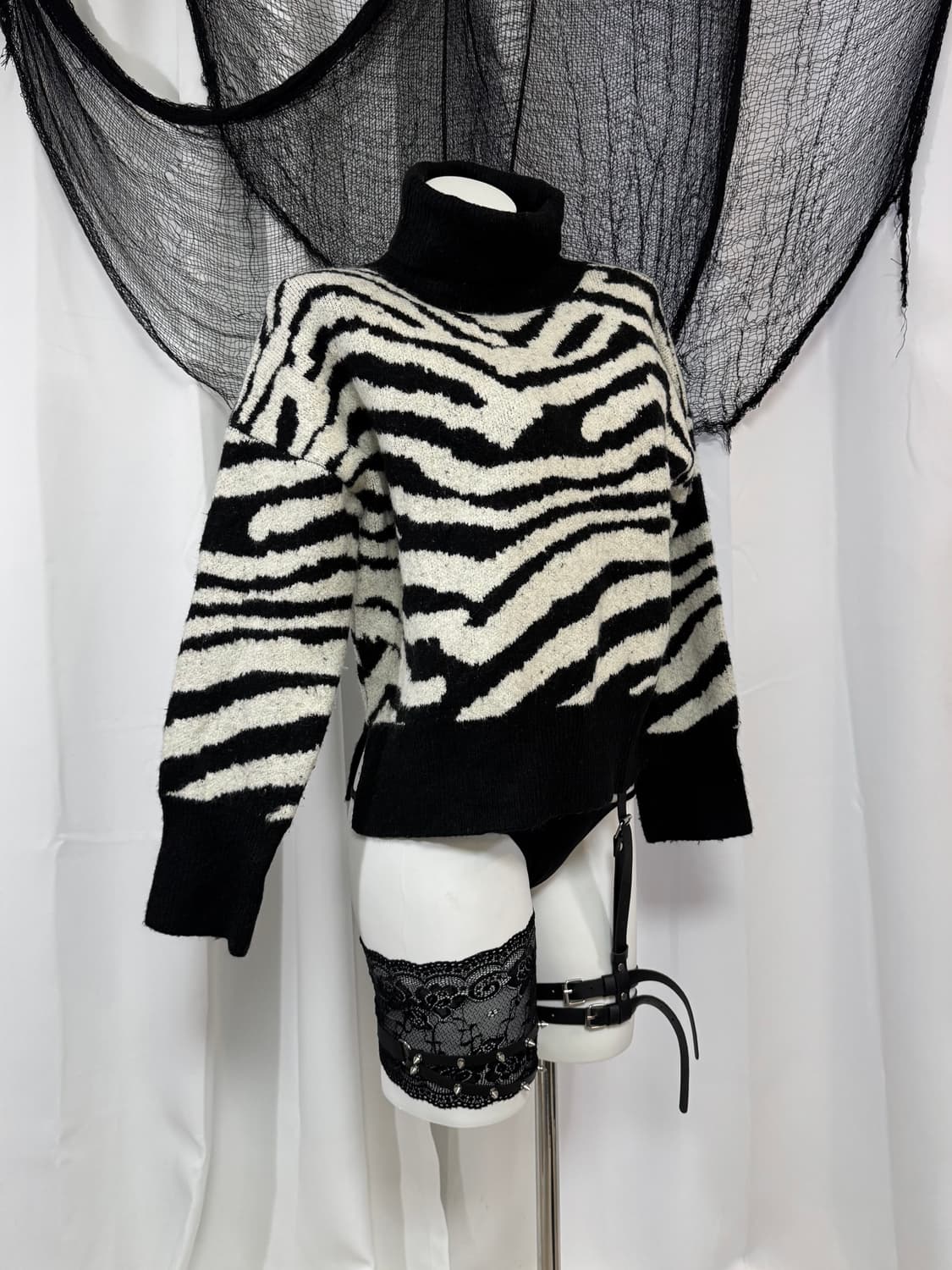 zebra turtleneck 상품이미지1