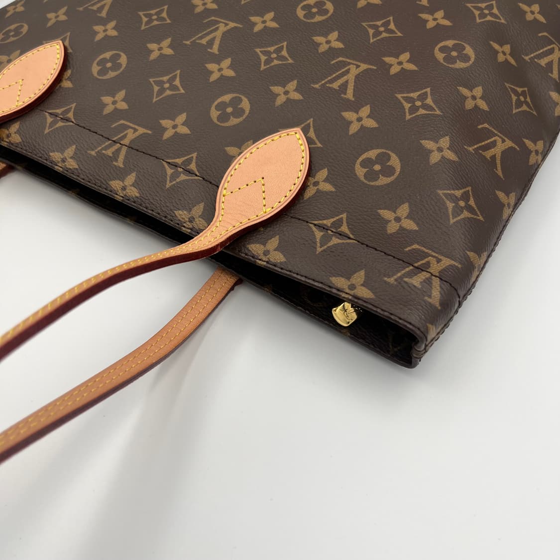 루이비통 모노그램 캐리잇 숄더백 상품이미지7