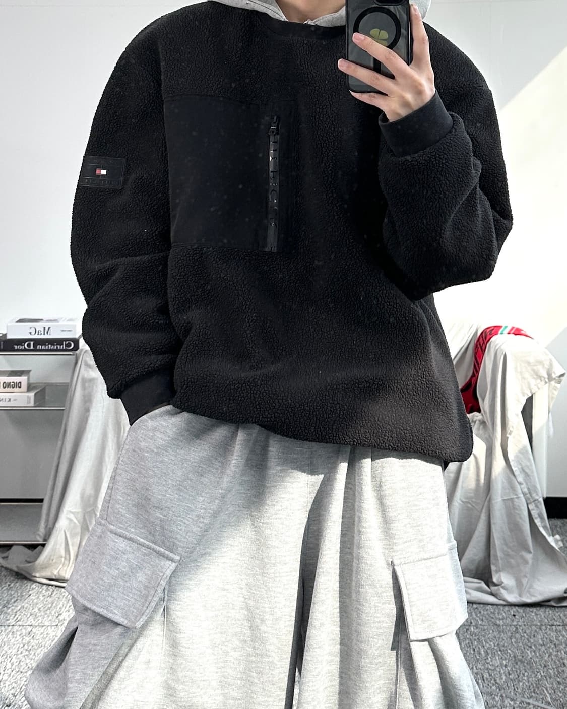 타미 힐피거 블랙 셰르파 플리스 맨투맨 XL 상품이미지3