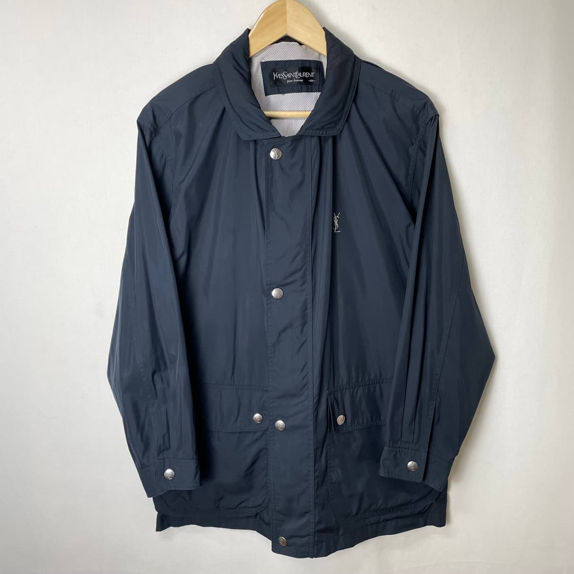 입생로랑 네이비 바람막이 L 상품이미지1