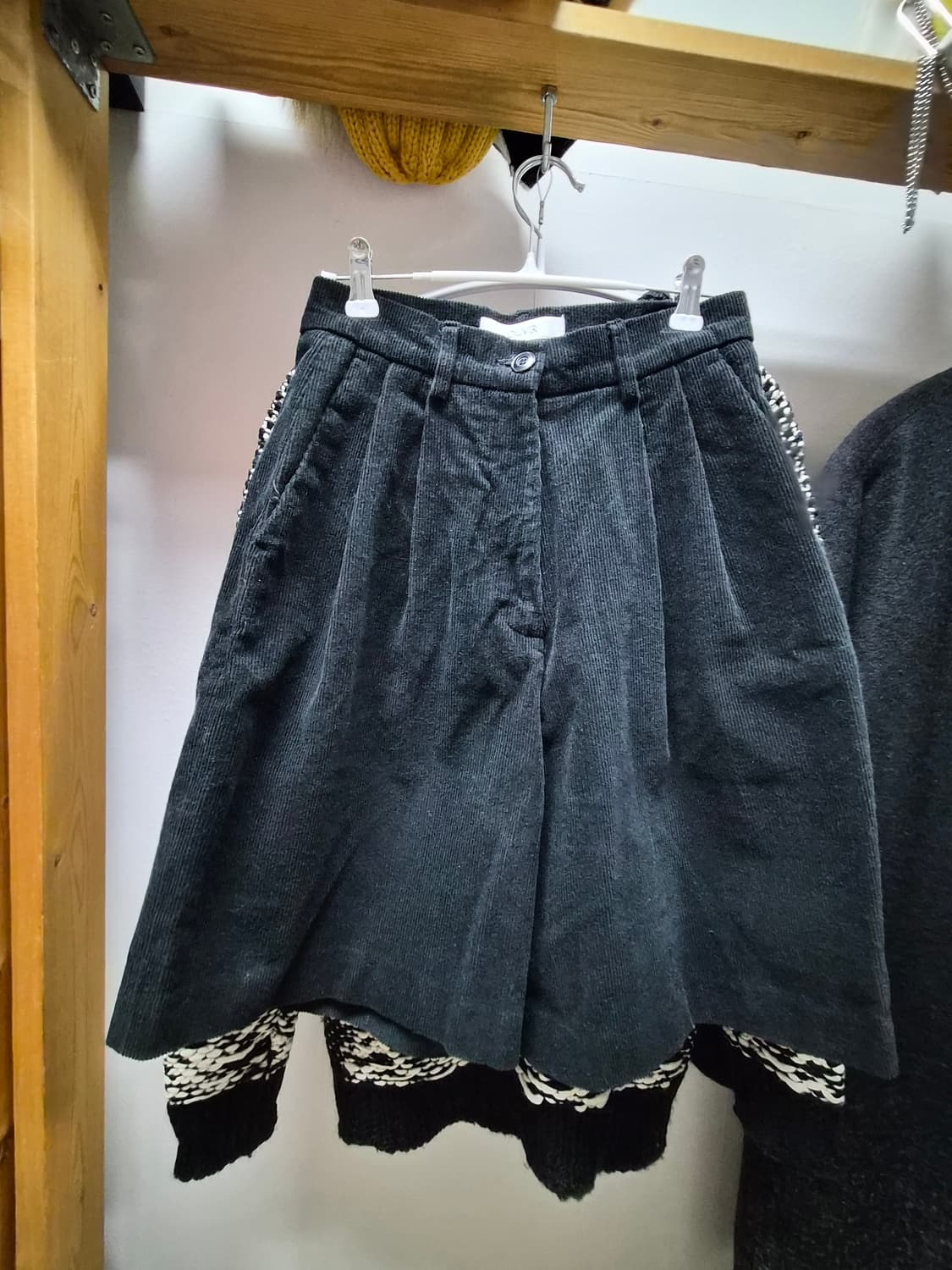 이로 니트. ouvir 코듀로이 버뮤다팬츠 상품이미지6