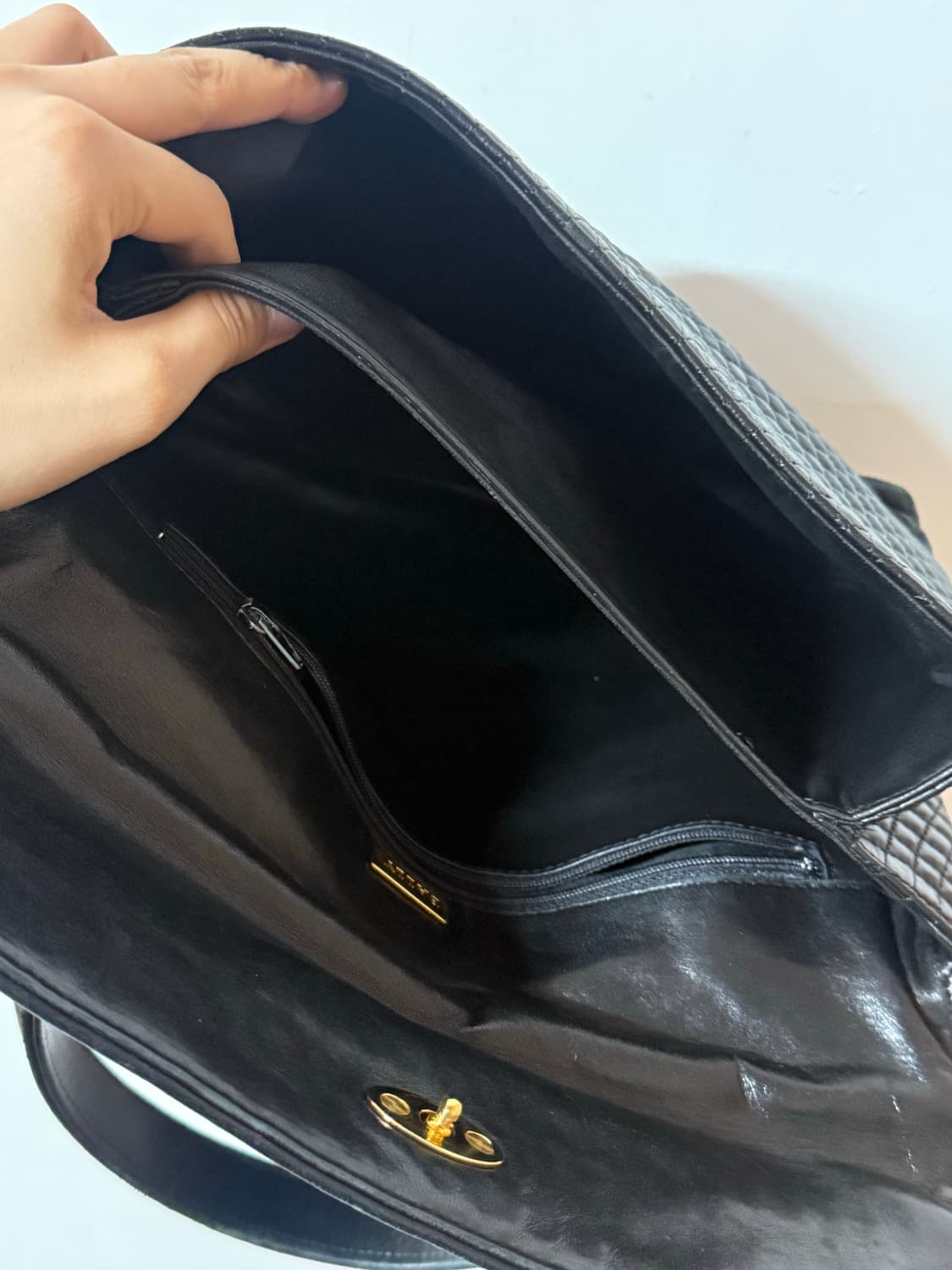 Bally 발리 블랙 퀼팅 레더 핸드백 상품이미지10