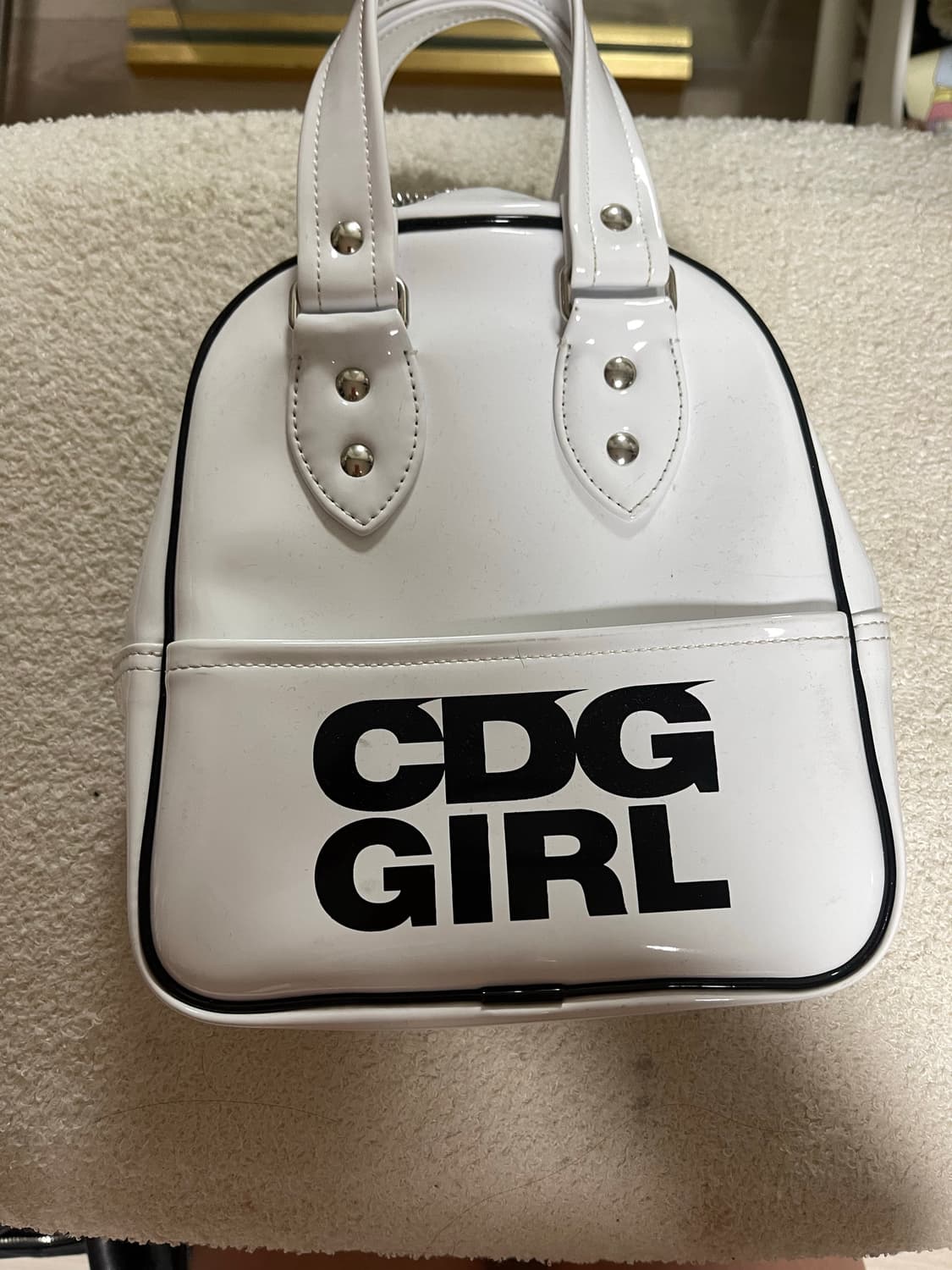 꼼데가르송 CDG 에나멜 도트백 상품이미지2