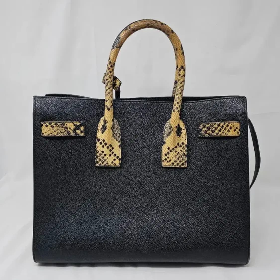 생로랑 세인트로랑 블랙 뱀피 핸드백 상품이미지2