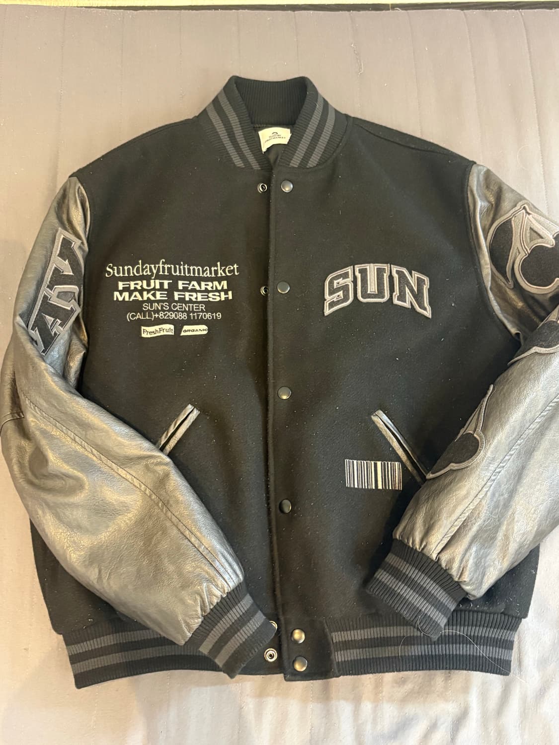 선데이 후르츠 마켓 바시티 자켓 블랙 상품이미지1