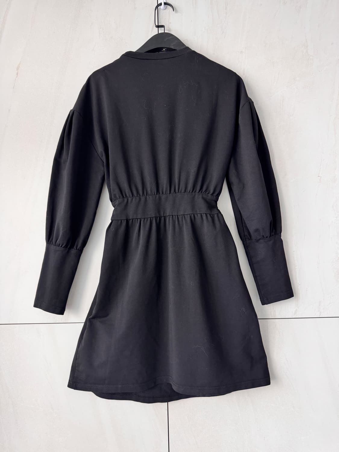 새상품 컨디션 Walter Baker 블랙 긴팔 미니 원피스 S(44,5 상품이미지4