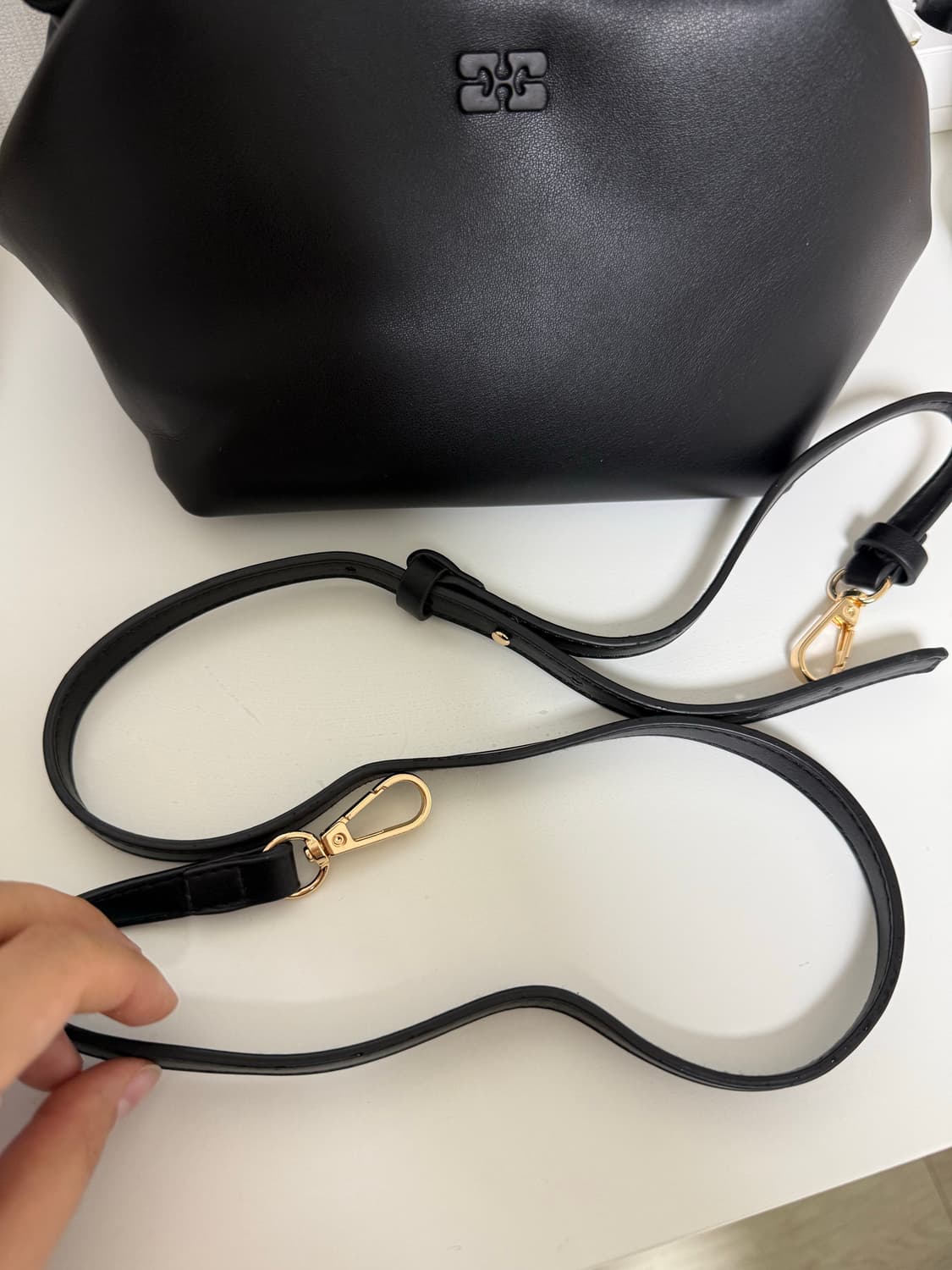 Ganni Bou 스몰 탑 핸들 백 상품이미지5