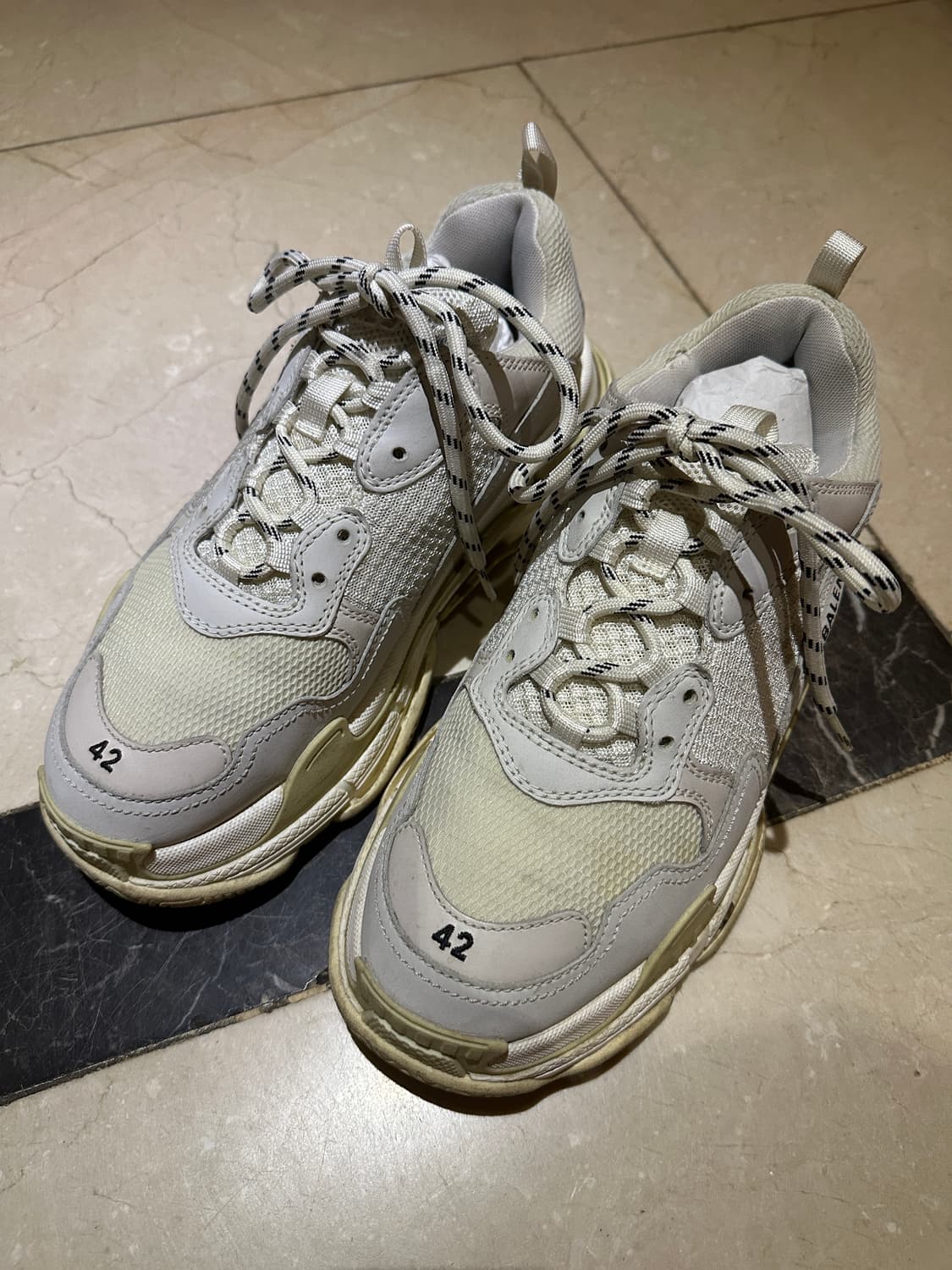 [42] 발렌시아가 트리플s 화이트 상품이미지1