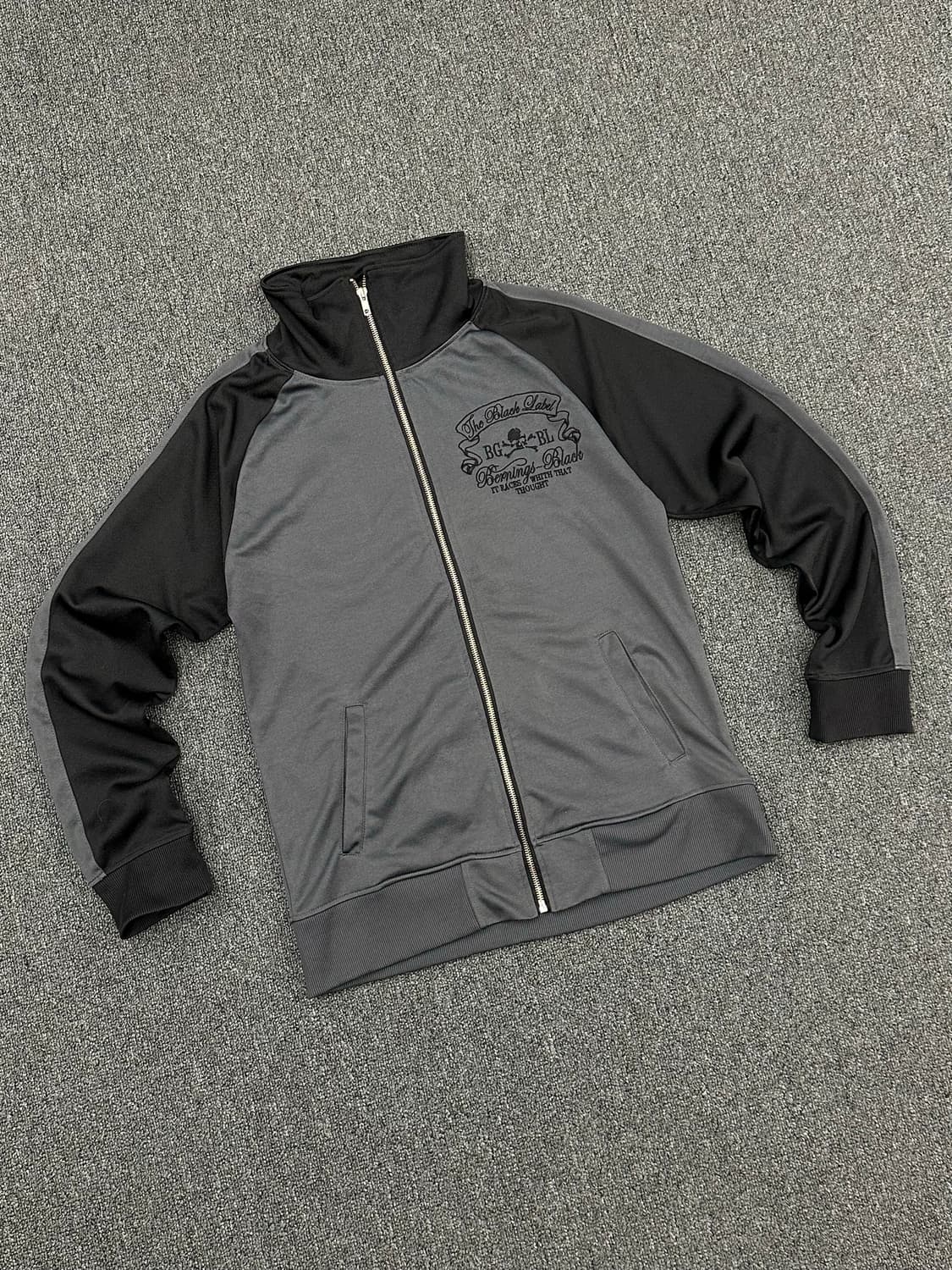 L)Japanese vintage Y2k스컬자수 그레이블랙 트랙탑 져지 상품이미지1