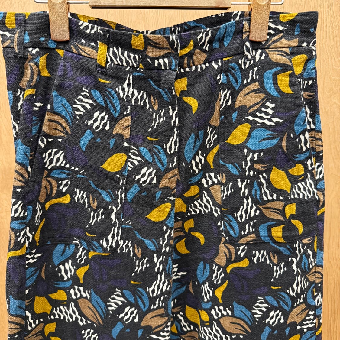 막스마라 와이드 크롭 팬츠 하이웨스트 플로럴 아트워크 패턴 디테일 상품이미지4