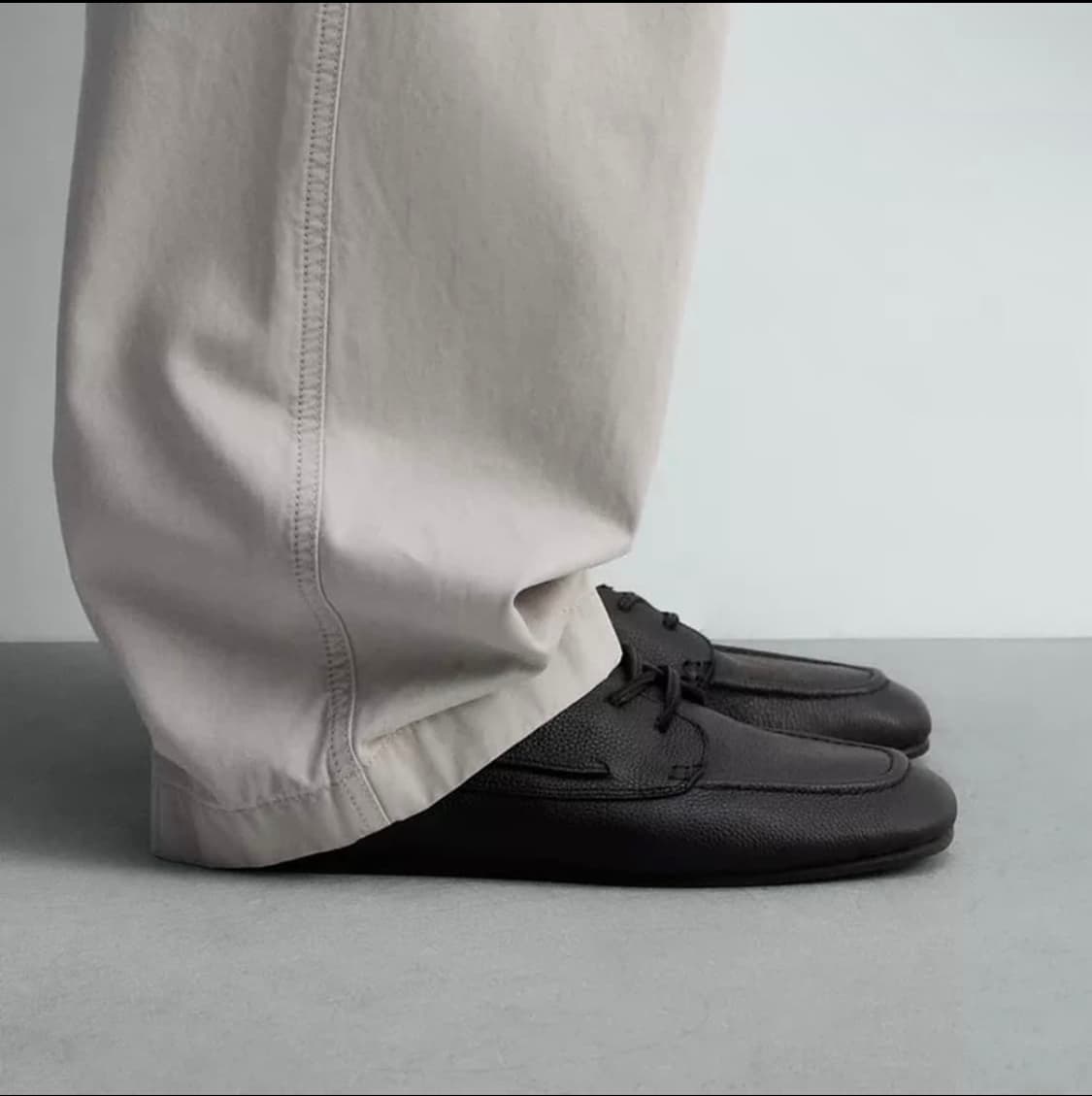 자라 레더 데크 슈즈 블랙 290삽니다 상품이미지1