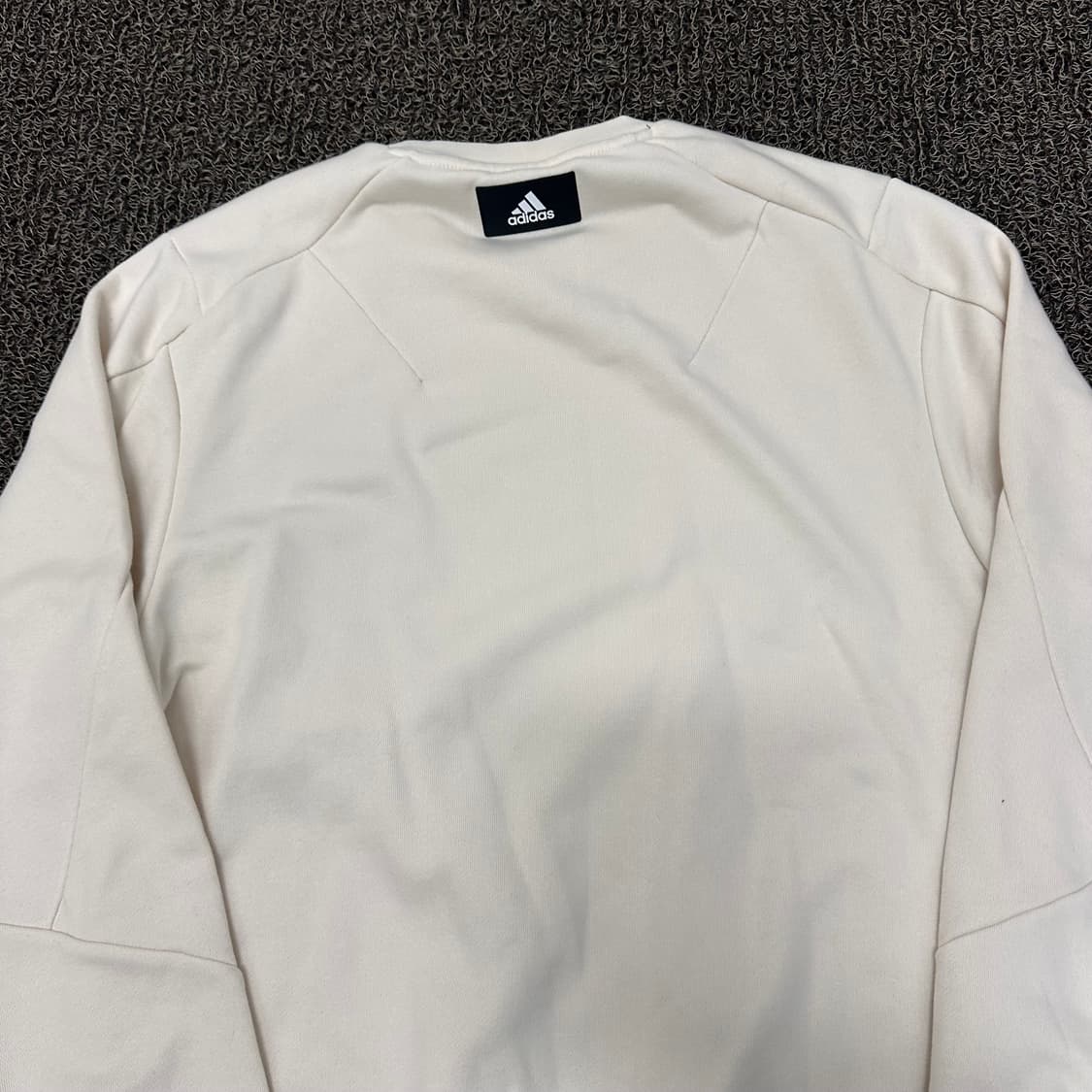 아디다스 맨투맨 베이지 M 상품이미지6