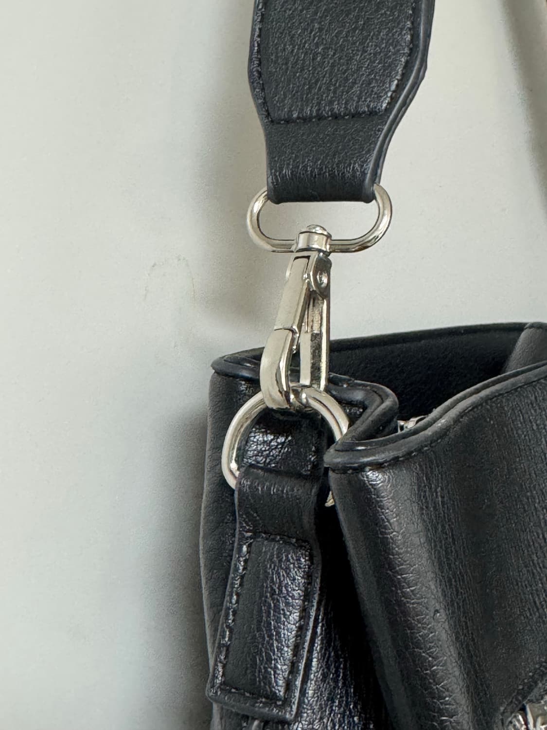 가죽 숄더 백 검정 블랙 상품이미지3