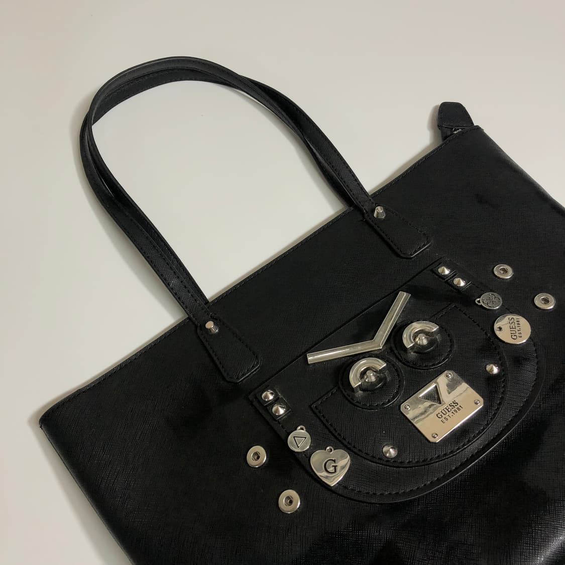 게스 숄더 토트백 상품이미지2