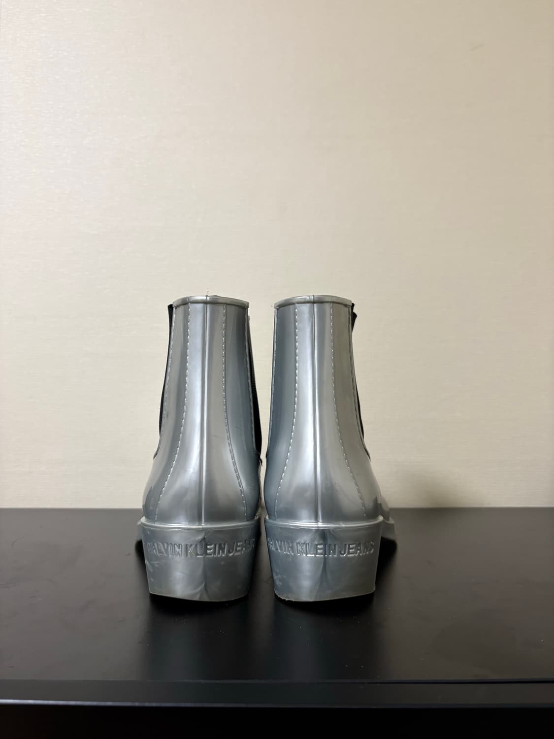 라프시몬스 캘빈클라인 205w39nyc 러버 부츠 실버 43 상품이미지4