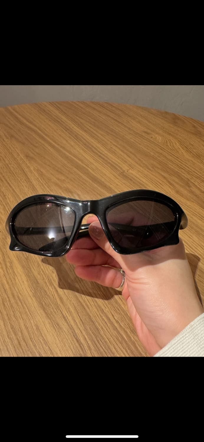 ✨발렌시아가 블랙 bat 선글라스 상품이미지3