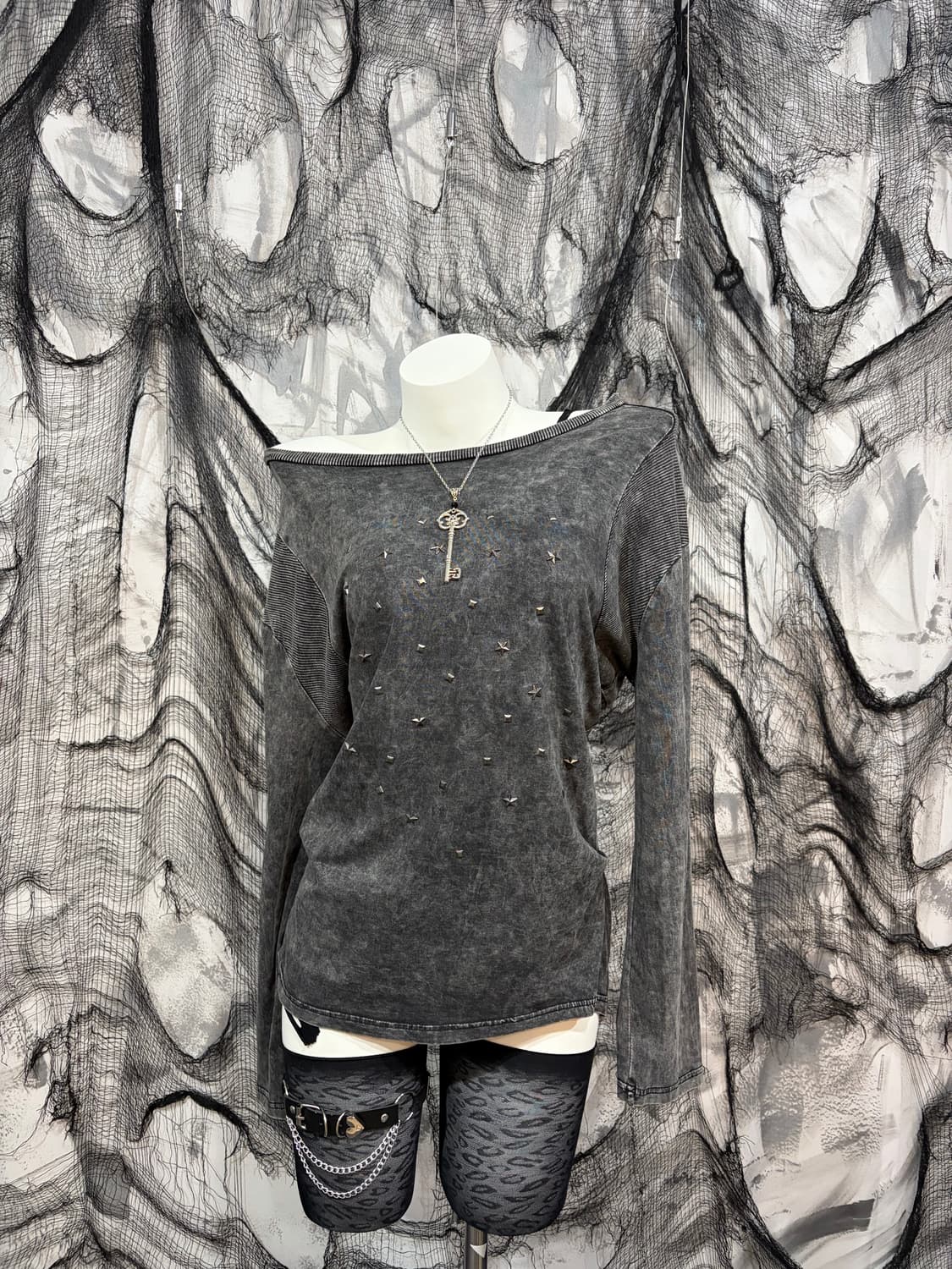 Gothic studs one off-shoulders leeve  상품이미지5