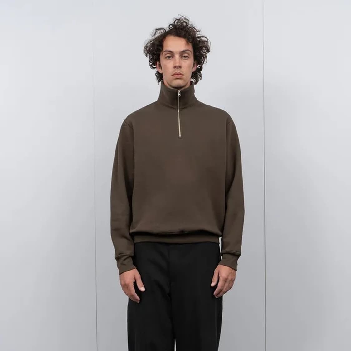 레이디 화이트 QUARTER ZIP SWEATSHIRT 상품이미지1