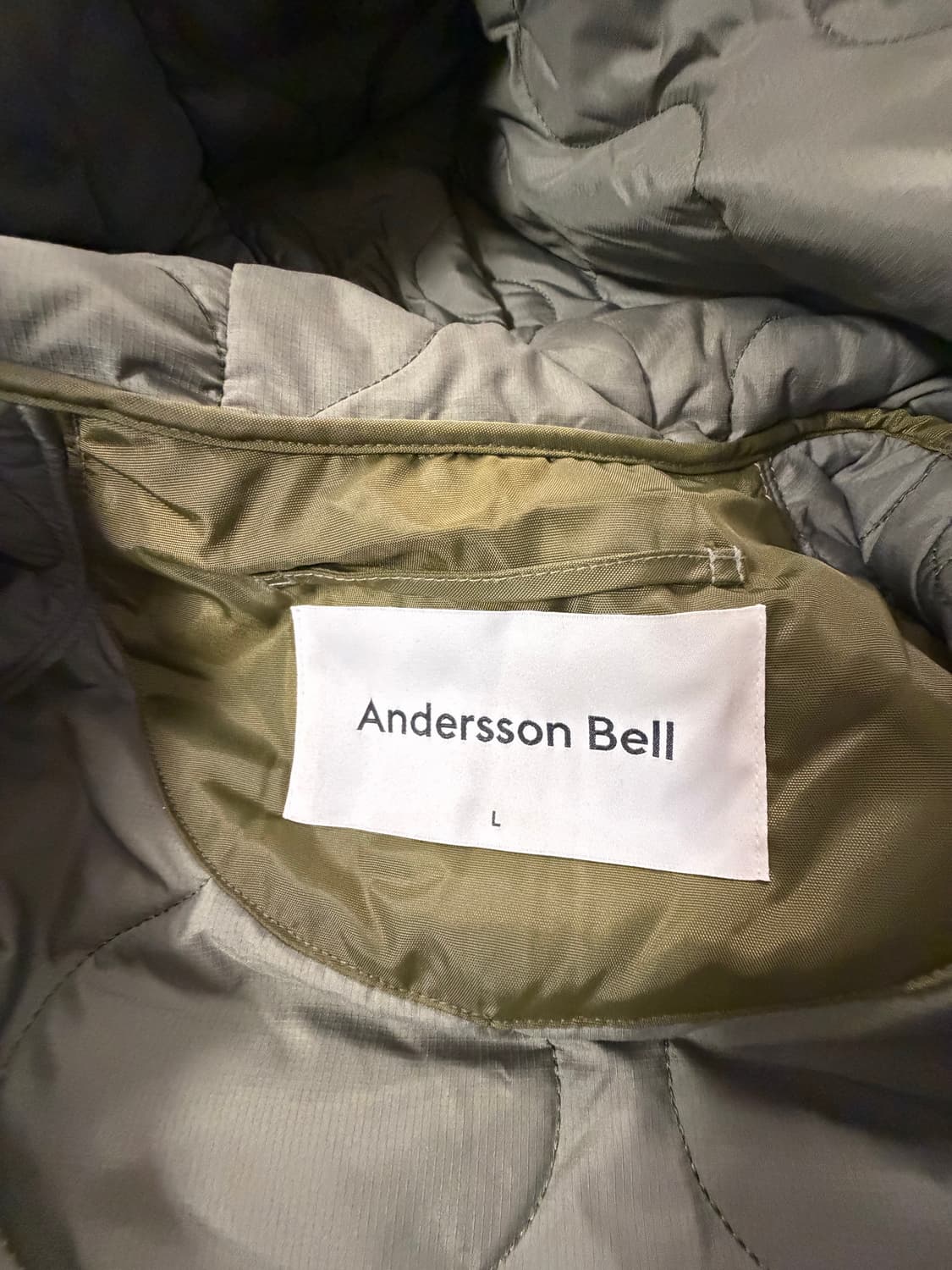 앤더슨벨 니트 패치 퀄티드 자켓 판매합니다. 상품이미지8