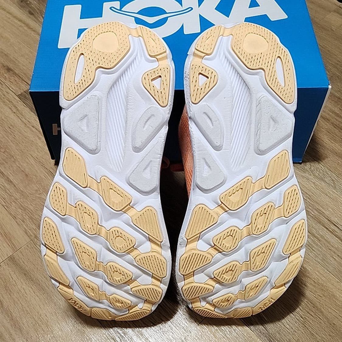 호카 275 클리프톤9 바이브란트 와이드 상품이미지6