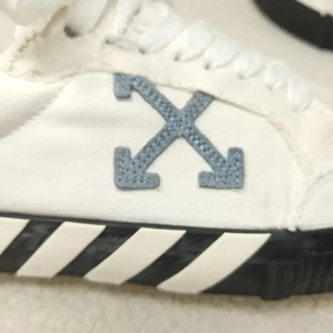 [정품] 오프화이트 로우 벌커나이즈드 화이트 캔버스 (42사이즈/270) 상품이미지7