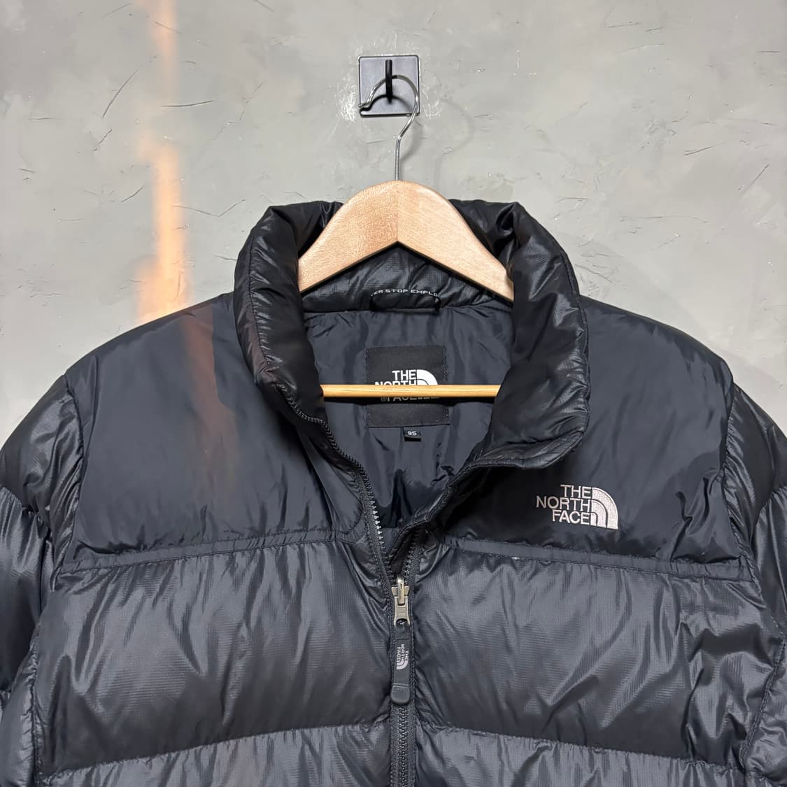 노스페이스 700 눕시 구스다운 패딩 블랙 상품이미지2