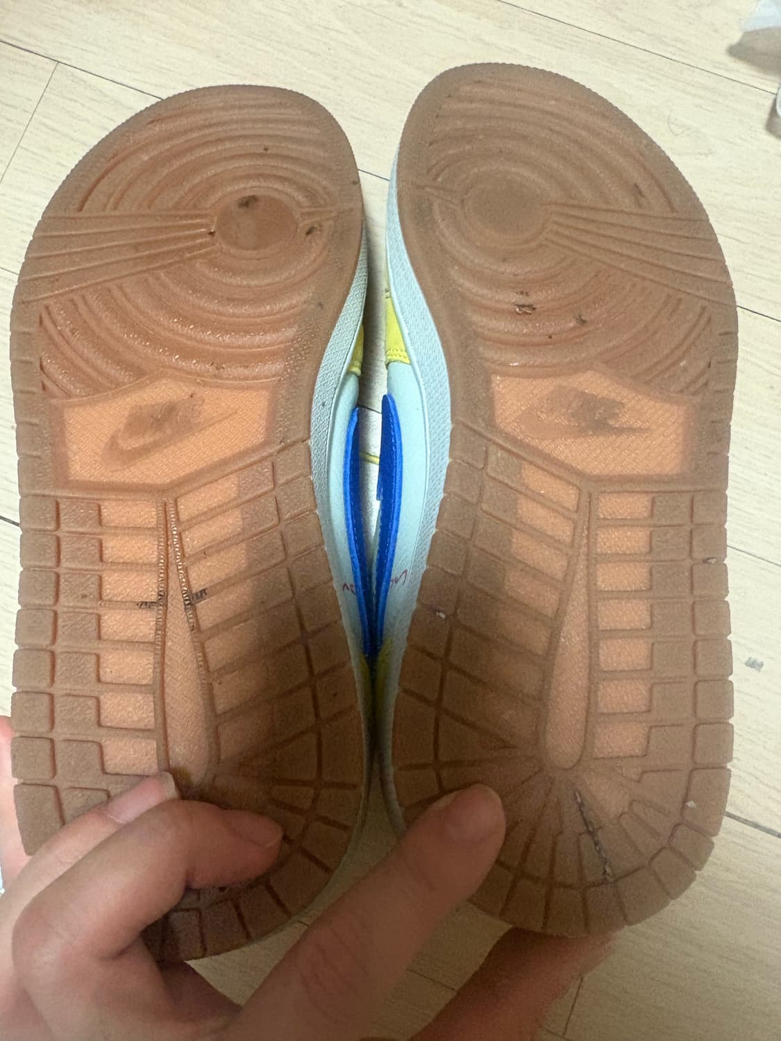 나이키 스캇 카나리 270 상품이미지4