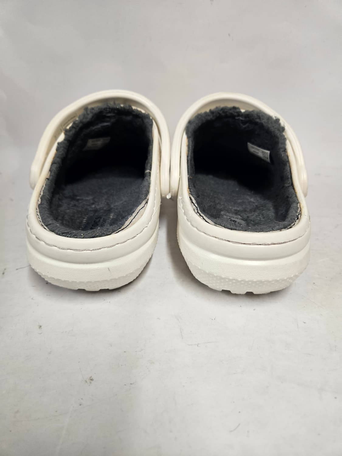 크록스 털 슬리퍼 M5/W7 235mm추천 상품이미지4