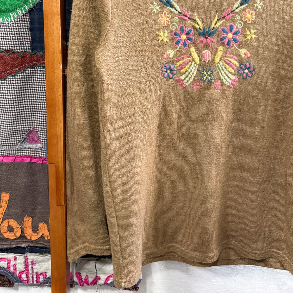 [TITICACA] 갈빛 나비 자수 니트 🦋 상품이미지3