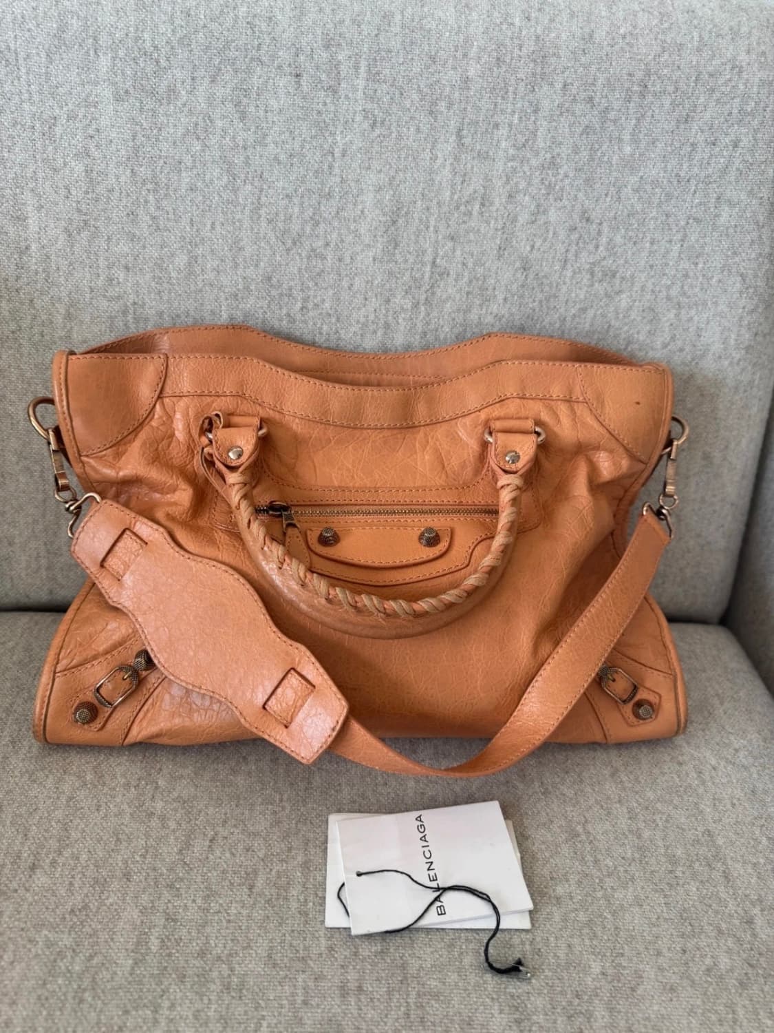 발렌시아가 모터백 미디움 르시티 상품이미지1