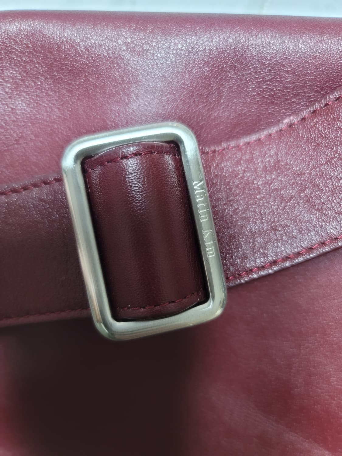 마뗑킴 가죽 대형 크로스백 상태극상

 상품이미지3