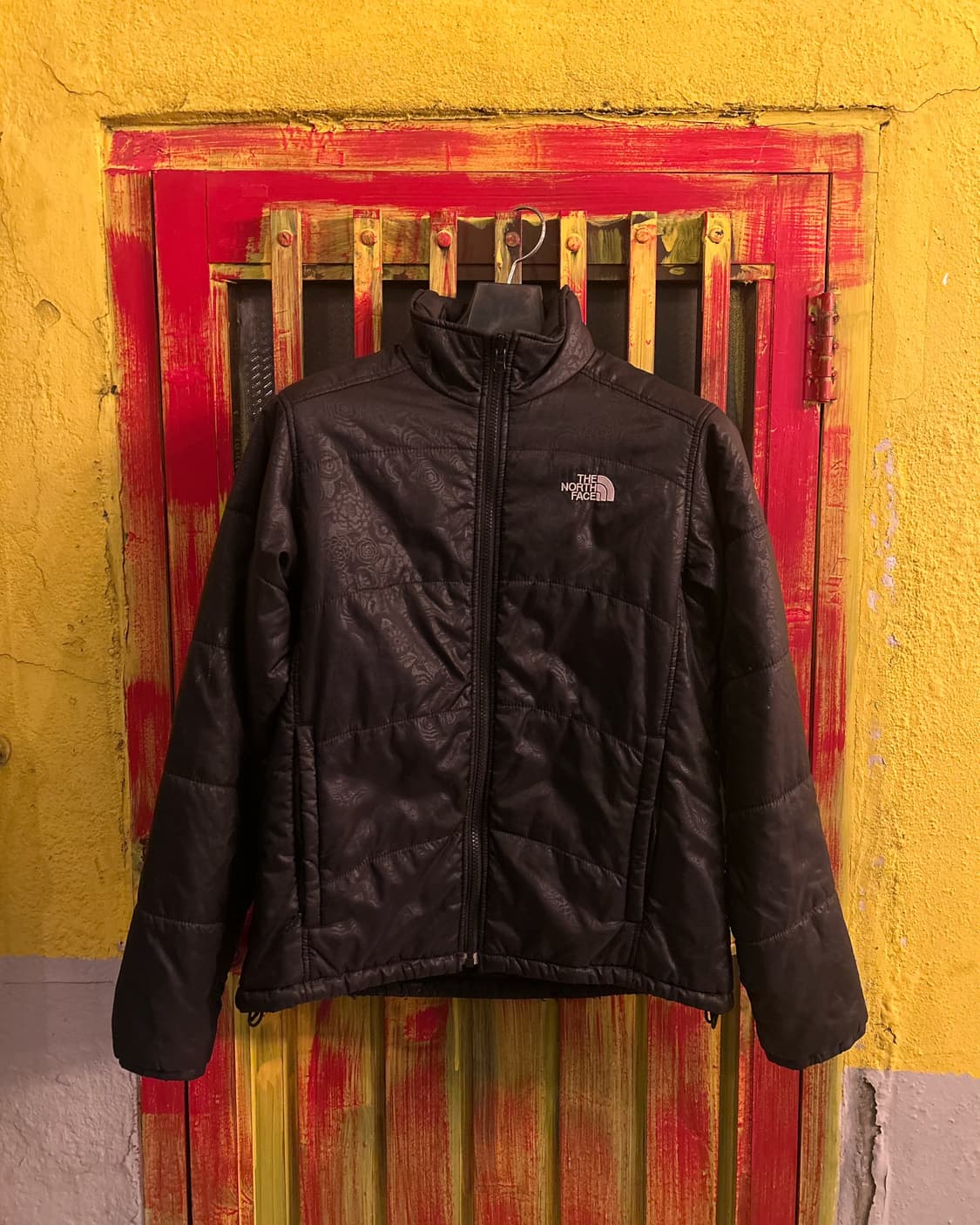 노스페이스 경량패딩 플라워패턴 레전드매물 상품이미지1