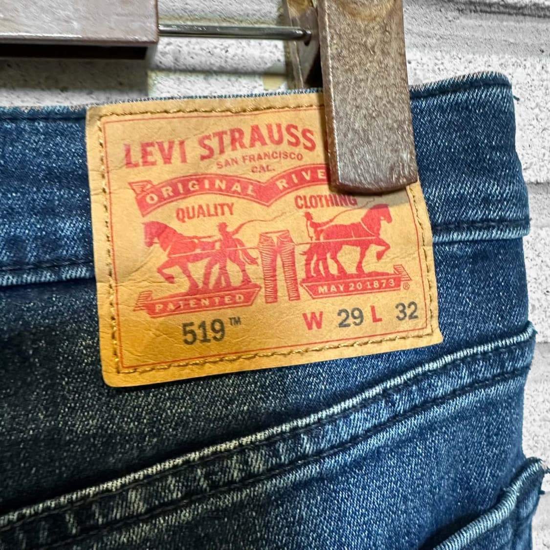 리바이스 519 스키니핏 데님팬츠 빈티지 페이딩 포켓스티치 디테일 상품이미지5