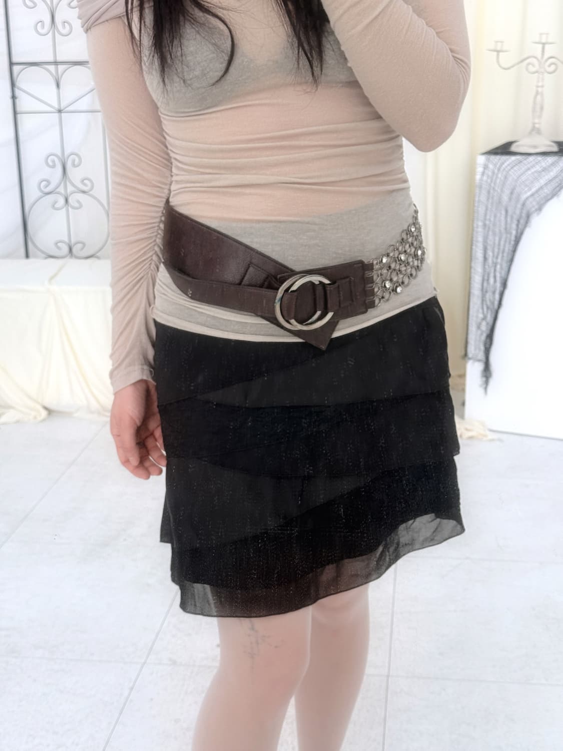 블랙 새틴 시어 미디 스커트 상품이미지2