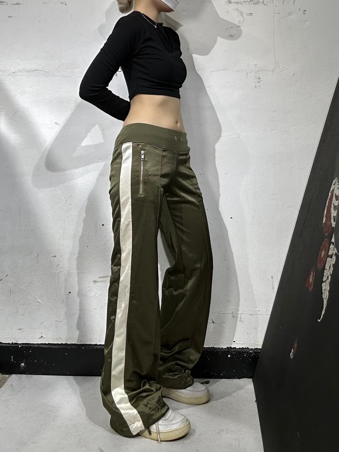 타미 힐피거 대대장 부츠컷 카키 사이드 라인 추리닝 바지 트레이닝 팬츠 상품이미지1