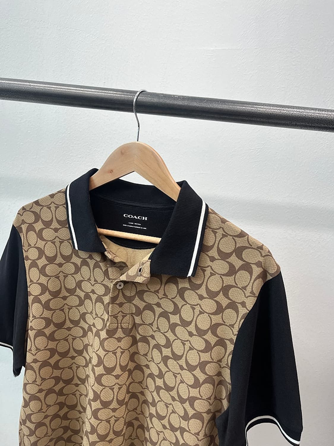 105)  코치 24ss 로고 반팔 카라티  상품이미지4