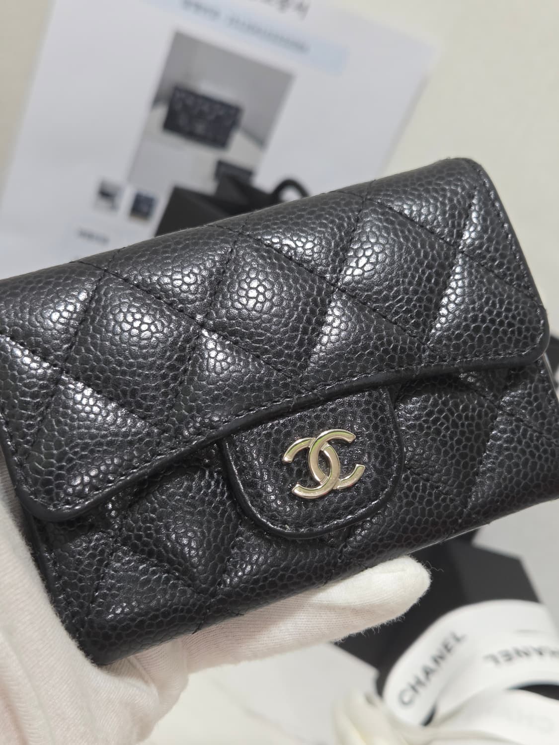 [새상품급] 샤넬 클래식 캐비어 똑딱이 은장 플랩 지갑 상품이미지2