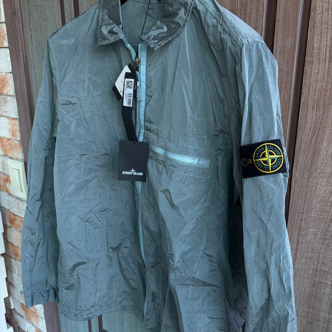 새상품(XL)스톤아일랜드 와펜 나일론 메탈 에코닐 오버셔츠 스카이블루 상품이미지1