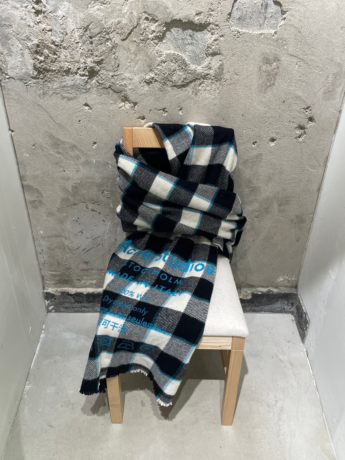 아크네 스튜디오 캐시어 체크 울 라지 머플러 상품이미지2