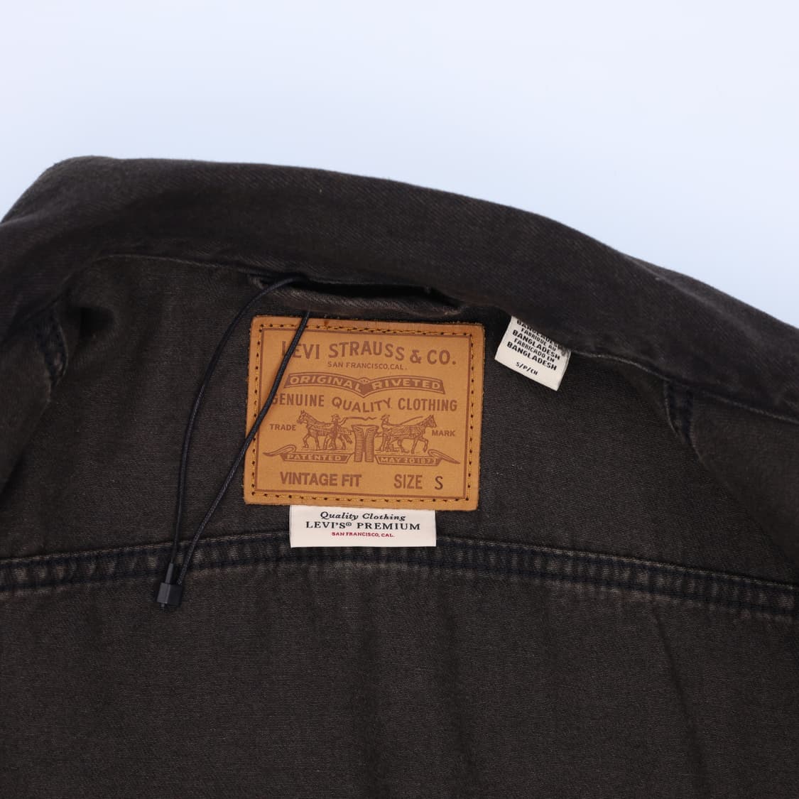 S 리바이스 프리미엄 흑청 데님 트러커 자켓 4238 상품이미지6