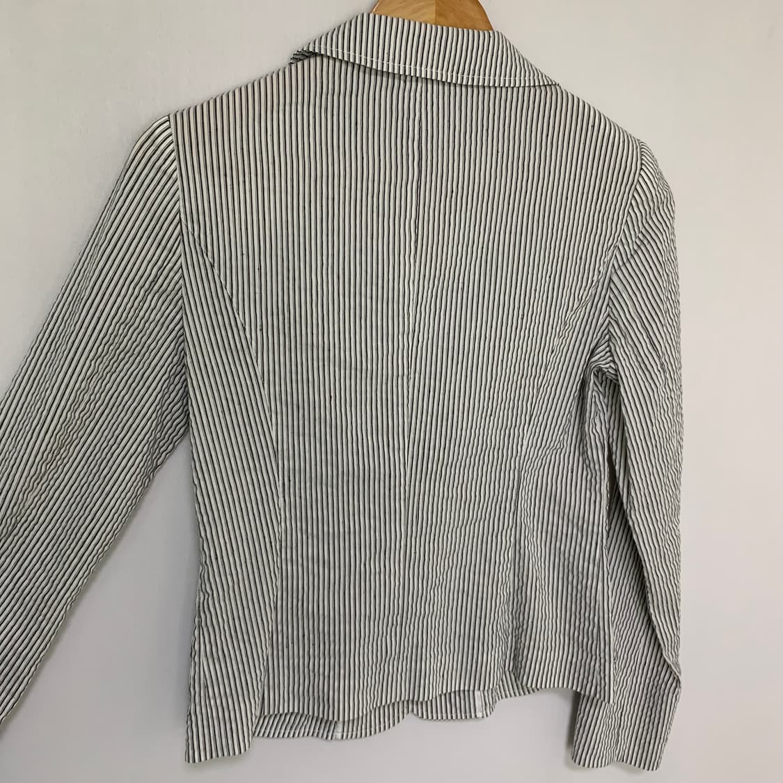 Ungaro 웅가로 스트라이프 린넨혼용 원버튼 슬림라인 여성 자켓 상품이미지8