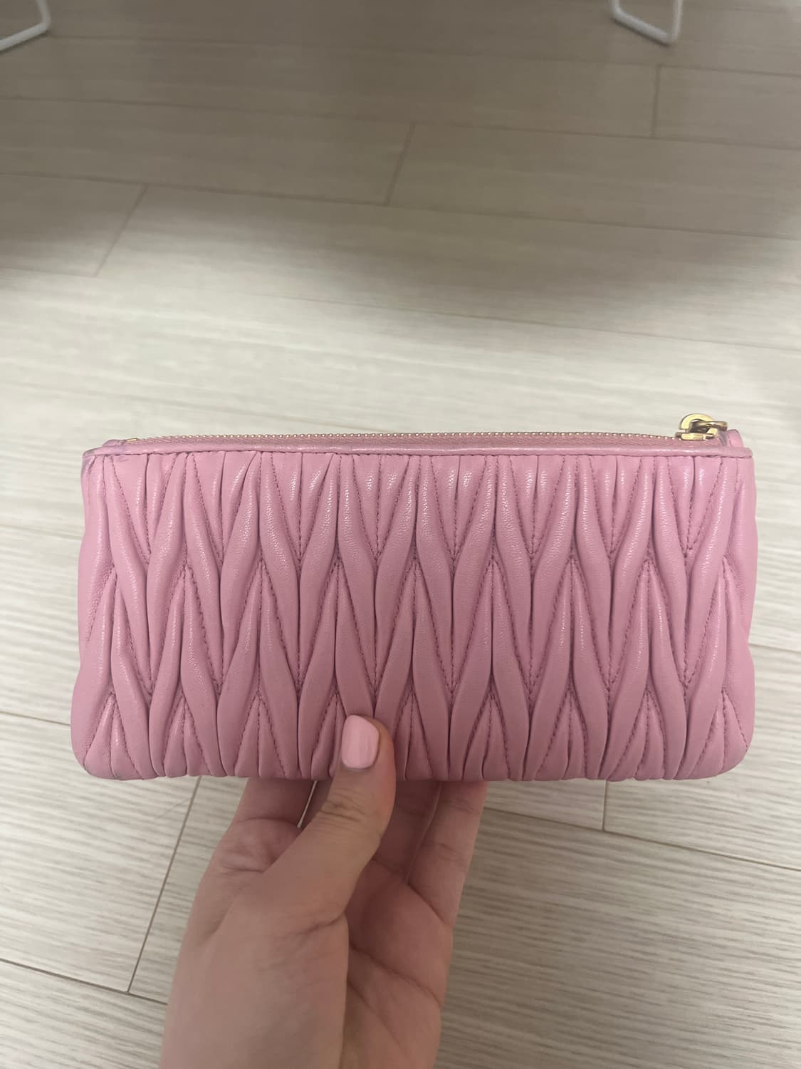 미우미우 마틀라세 핑크 장지갑 상품이미지2