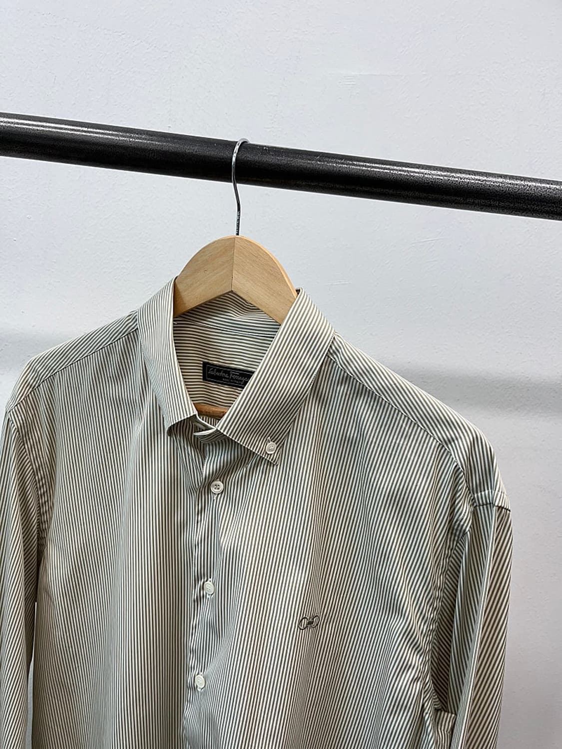 105) 페레가모 자수 스트라이프 셔츠 상품이미지5