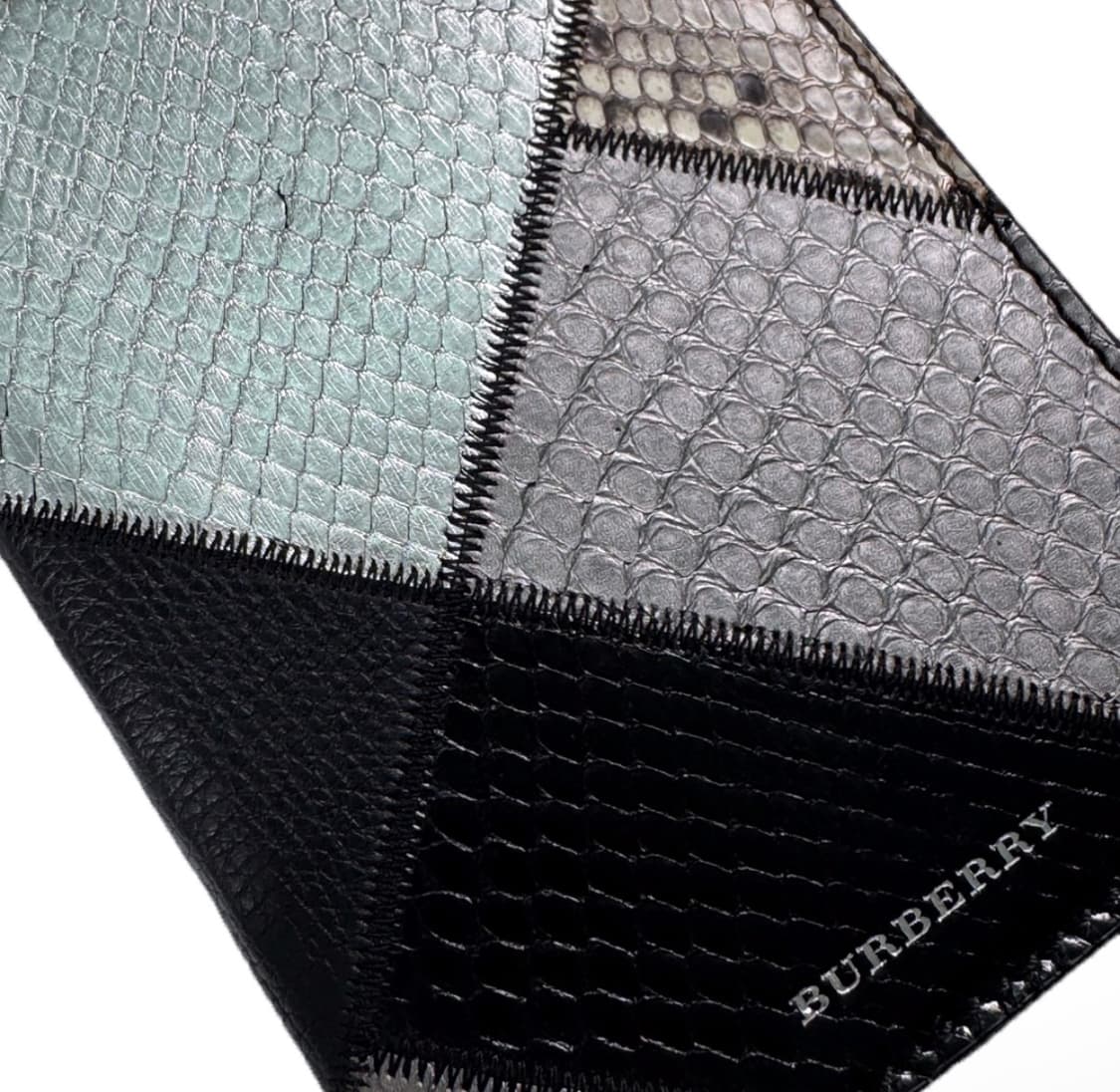 버버리 파이톤 카프스킨 패스포트 홀더 여권 지갑 그레이 블랙 상품이미지6