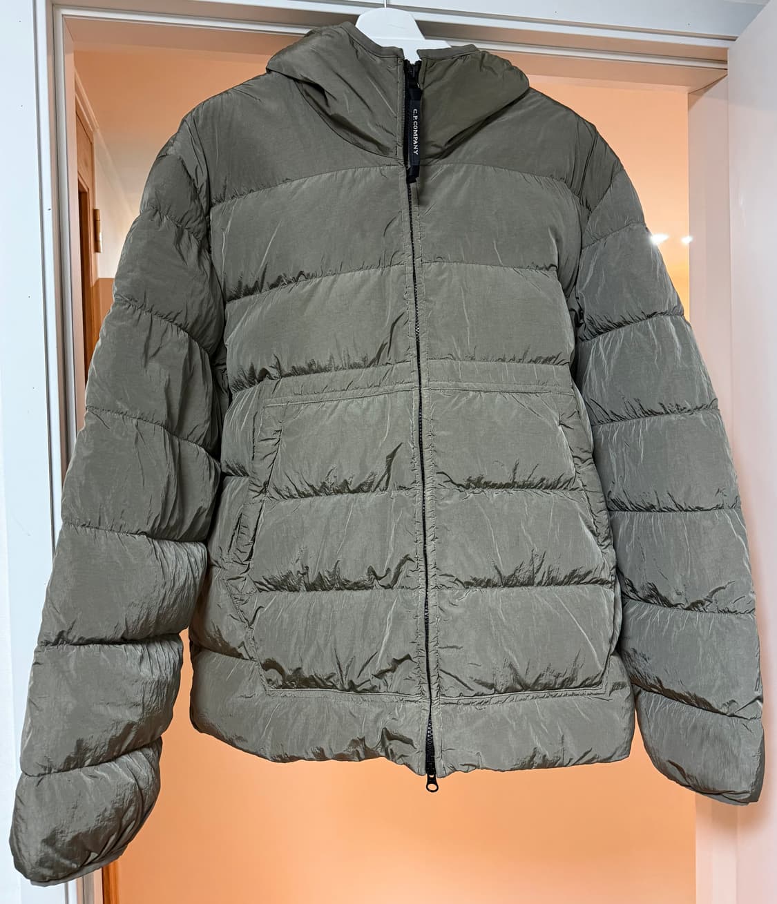 CP컴퍼니 크롬R 후드 렌즈 패딩 상품이미지1