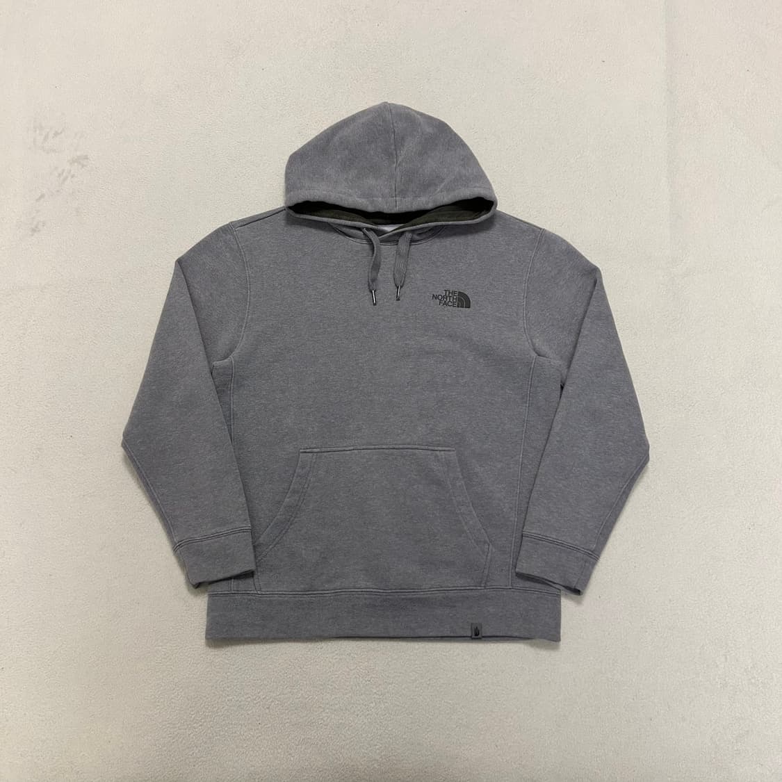 The North Face gray hoodie 상품이미지4