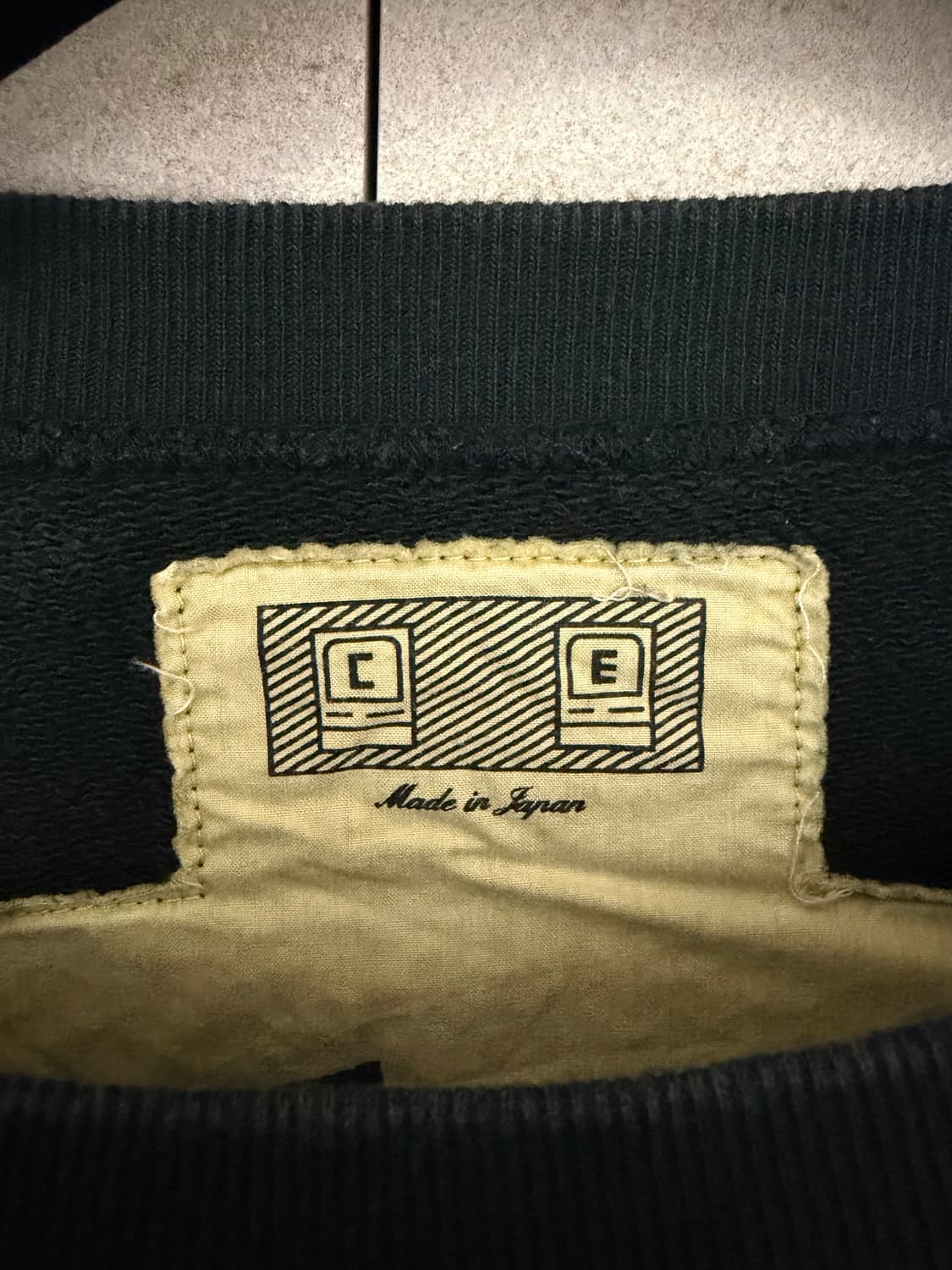 C.E ROUND SHOULDER CREW NECK 상품이미지6